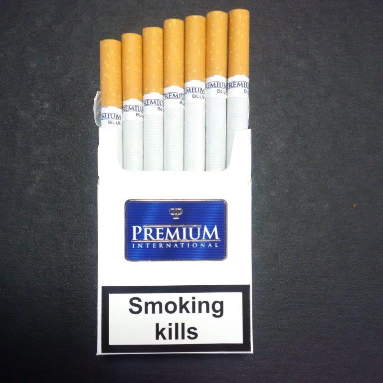 Производитель сигарет купить. Сигареты Premium. Итальянские сигареты. Сигареты в Италии. Сигареты премиум сегмента.